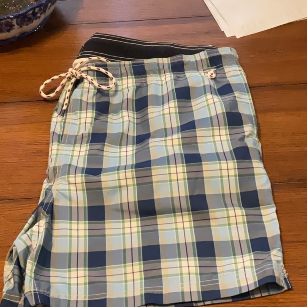 Gently used men’s lands and swim trunks size 2xl